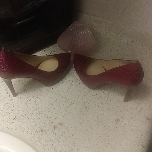 6m heels - Picture 3 of 3